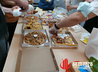 装修设计公司下昼茶时间放松开